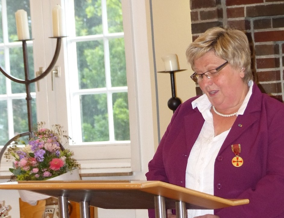 Frau Cilly Tischbierek nach der Auszeichnung