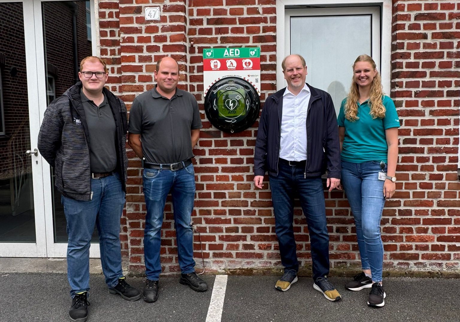 (v.l.n.r.) Mark Heermann , Dominik Heitmann, Dr. Thomas Brüggemann (Stadt Velen), Helena Schultewolter