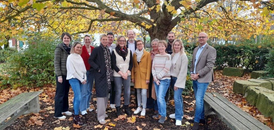 Vertreter und Vertreterinnen der Gesamtschule Gescher und der Städte Gescher und Velen arbeiten gemeinsam an einem noch engeren Kontakt zwischen Bildung und Wirtschaft. Vertreter und Vertreterinnen der Gesamtschule Gescher und der Städte Gescher und Velen arbeiten gemeinsam an einem noch engeren Kontakt zwischen Bildung und Wirtschaft.
